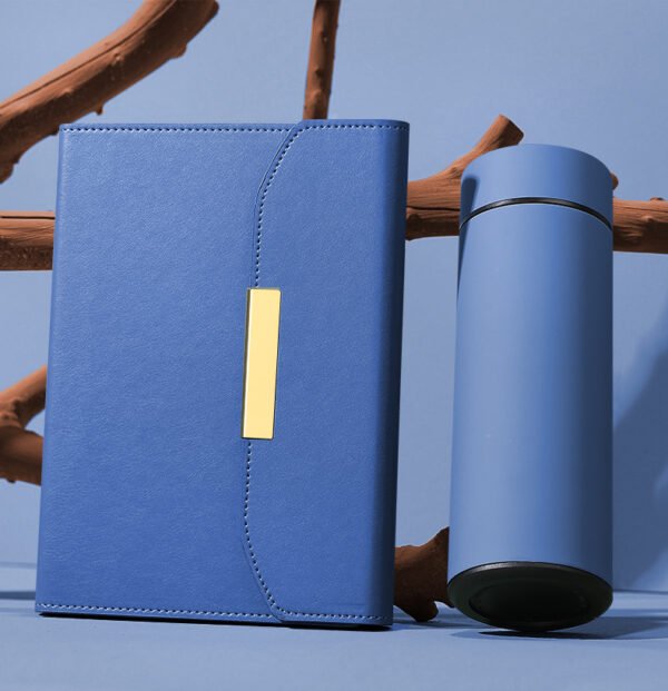 Customized combination gift sets (notebook, umbrellas) can be customized with LOGO patterns